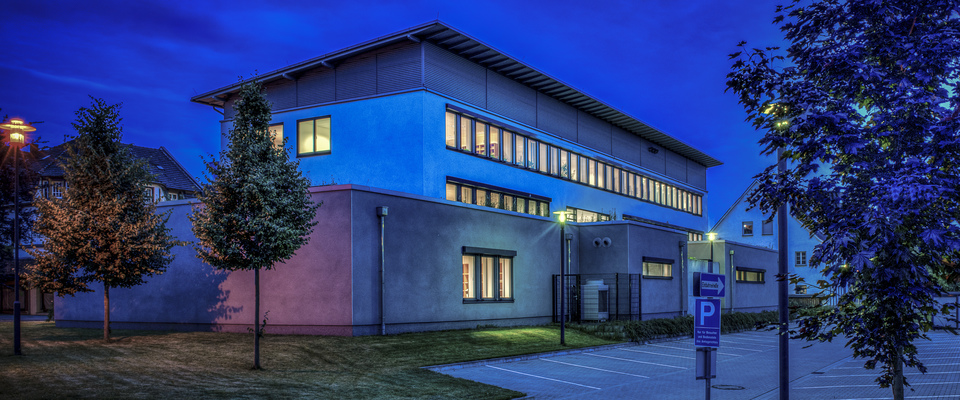 Amtsgericht Lennestadt in der Abenddämmerung